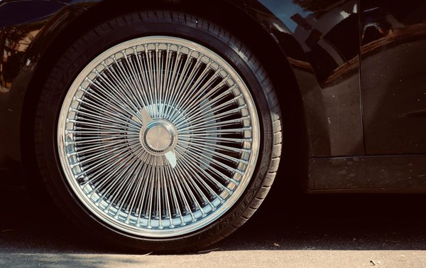 Pourquoi les véhicules électriques gagnent-ils en popularité mondiale ?